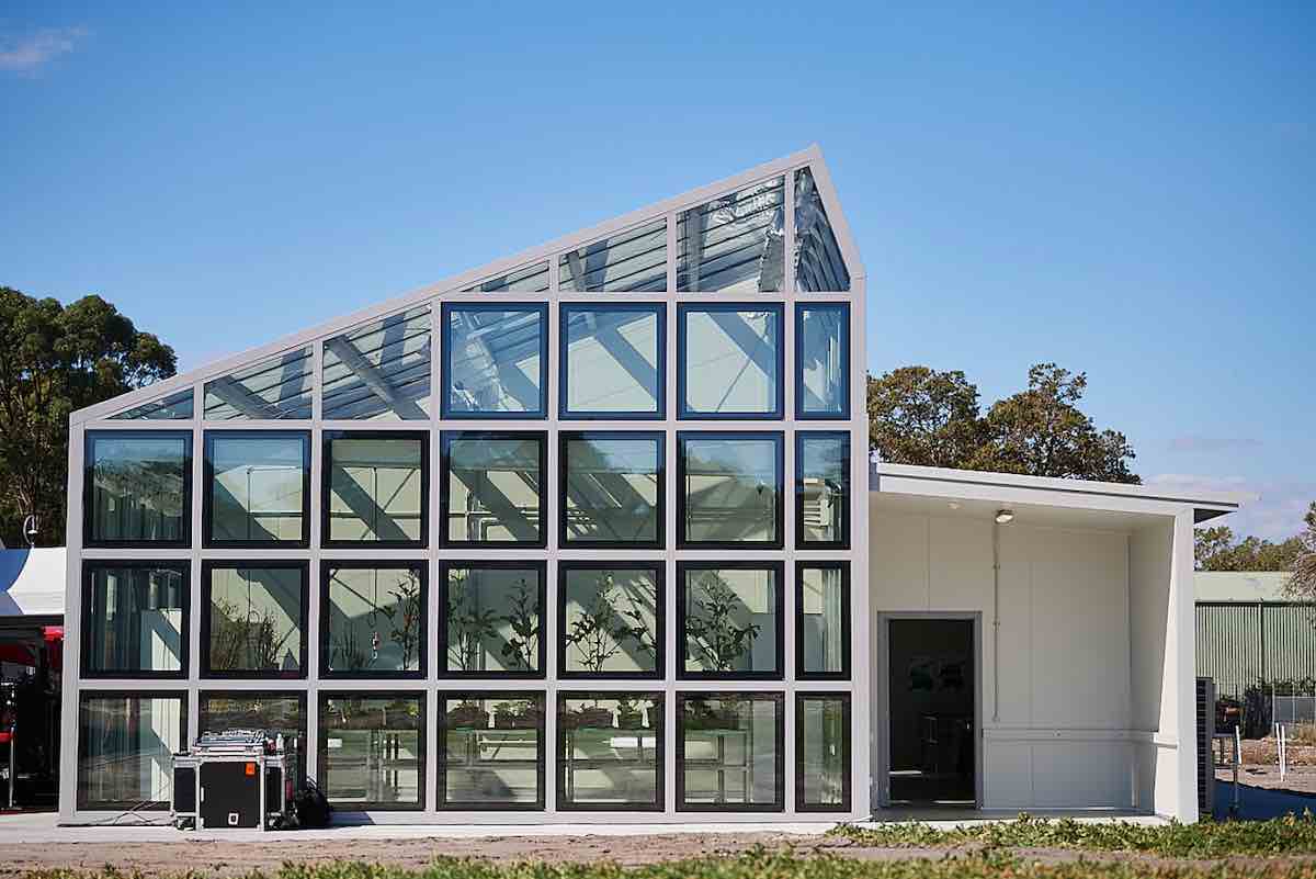 Image showcasing Off The Grid Apartment / DOT - ArchDaily